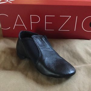 Jazz/hip hop dance shoes.